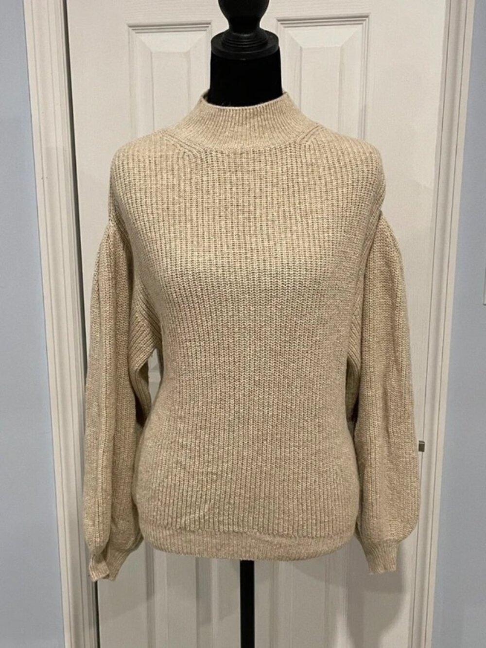 Leith Women's Beige Neck Balloon Sleeve Knit Sweater XS